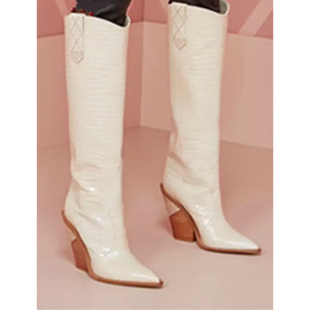 ❕NWOT // White Knee High Boots